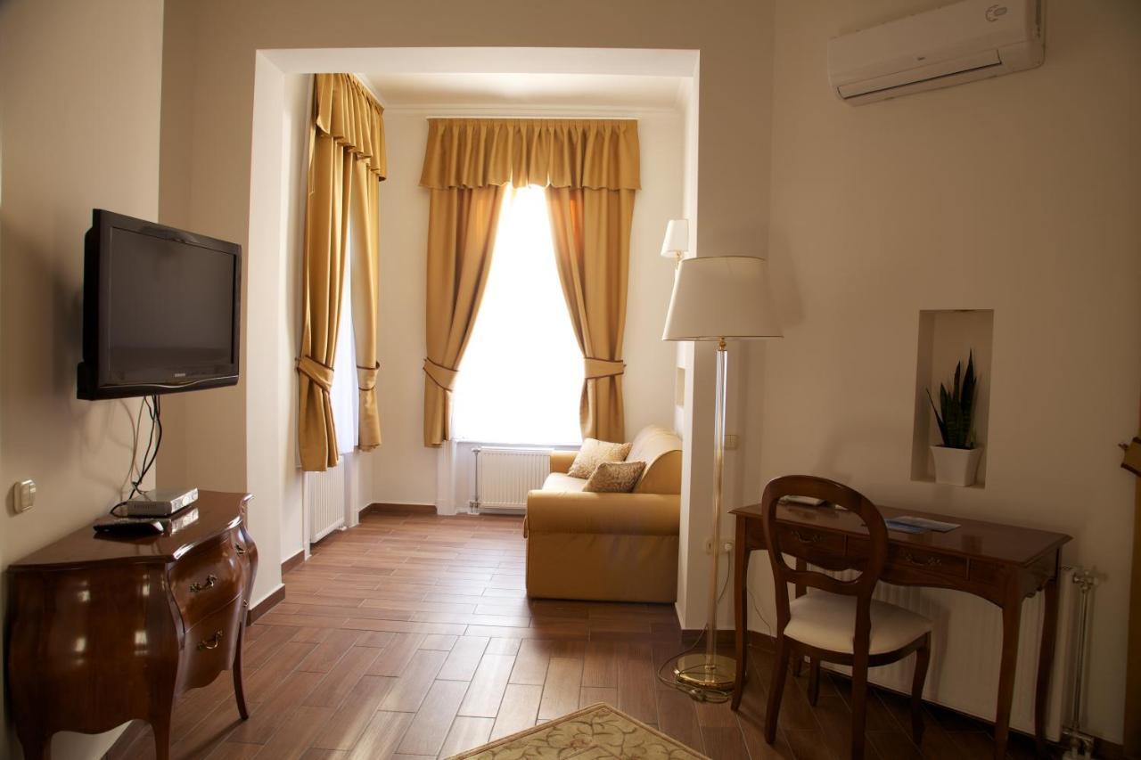 Jokai Villa Siofok Phòng bức ảnh
